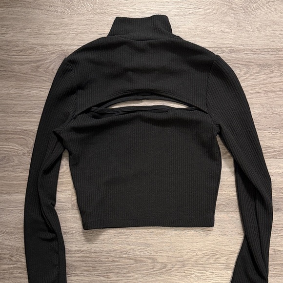 H&M Black Ribbed Zip-Up Top - Picture 3 of 3